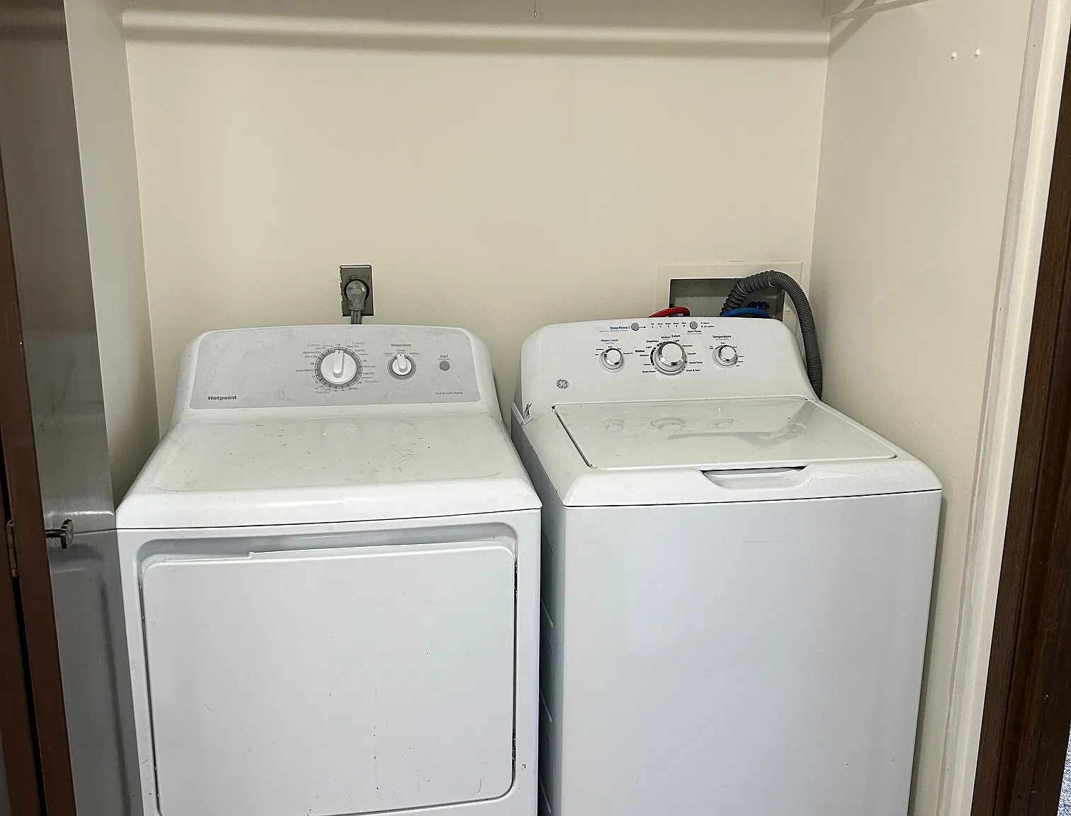 2 bed, 1.5 bath, $925 — Photo 4