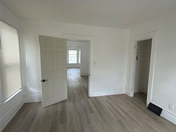 4th image of 767 E 105th St