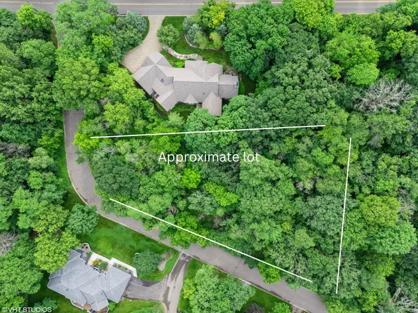 4893 Woodhurst Ln, Minnetonka, MN 55345