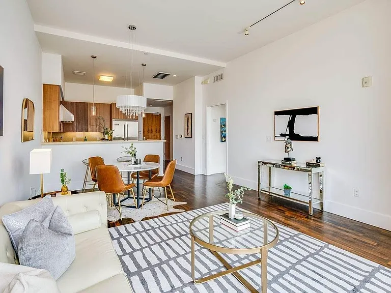 818 Van Ness Ave #804 — Photo 6