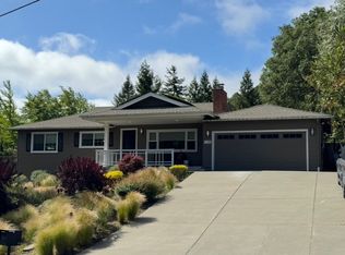 11 Edgewood Ct, Orinda, CA 94563