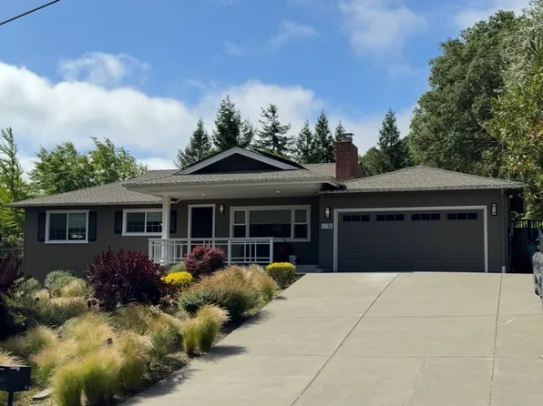 11 Edgewood Ct, Orinda, CA 94563