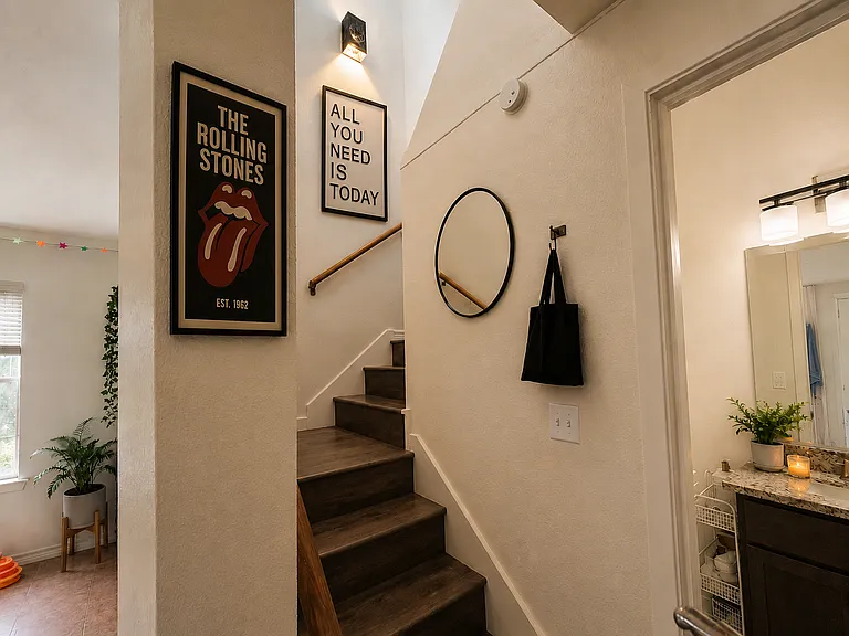 222 Craddock Ave — Photo 5