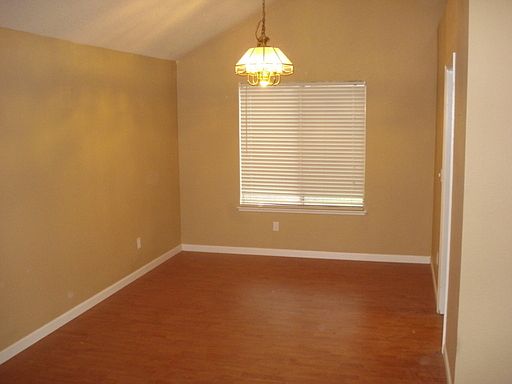 5th image of 1021 McRae Way