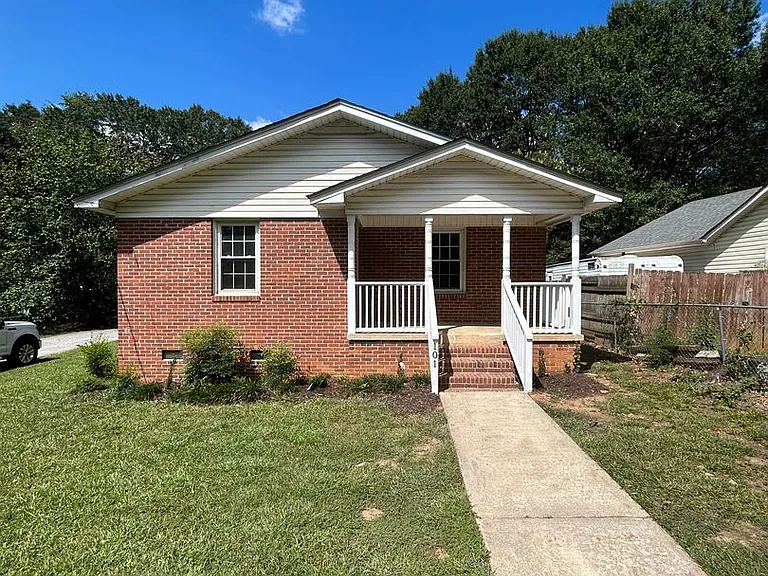 101 Dixie Ave — Photo 1