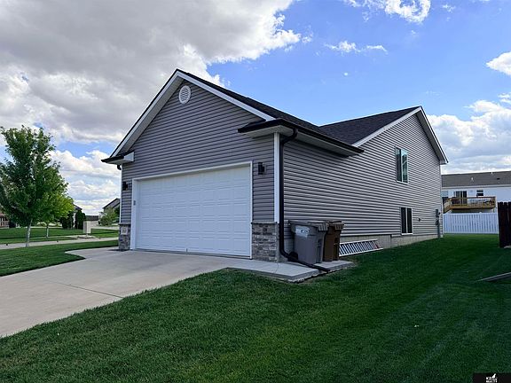 3rd image of 1651 Torreys Dr
