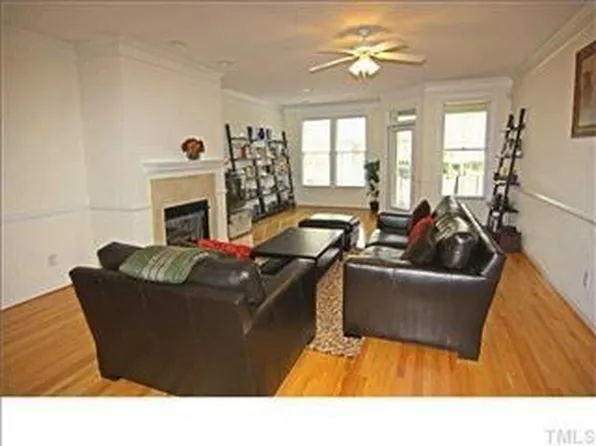 405 Presque Isle Ln #400, Chapel Hill, NC 27514