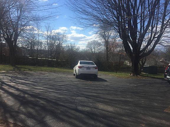 4th image of 1117 Sandusky Dr #B