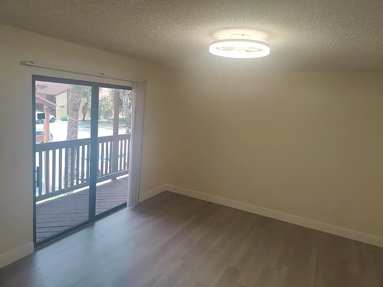 302 Lakeview Dr E #302 — Photo 25