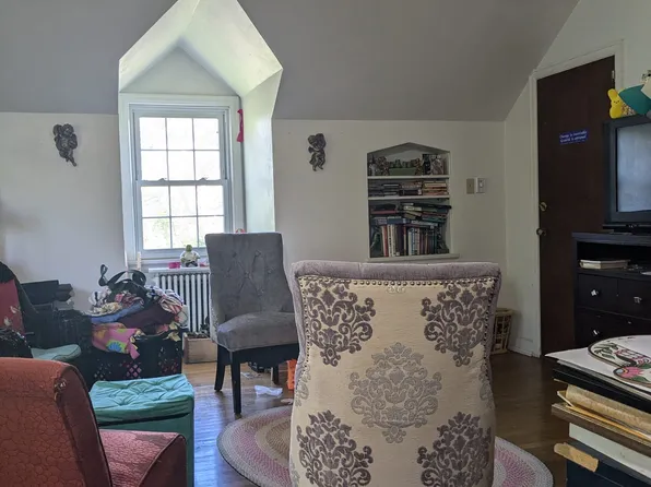 1307 E 3rd St APT 3, Duluth, MN 55805