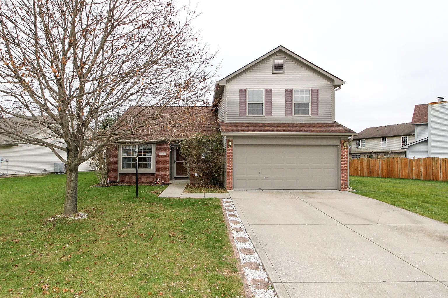 1028 Killian Dr photo 1
