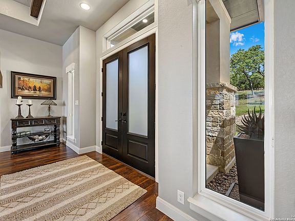3rd image of 117 Comal Crest