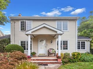 8624 Palo Alto St, Hollis, NY 11423