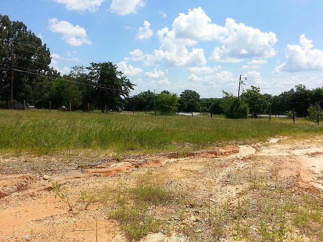 2nd image of 2104 Faircrest Ave