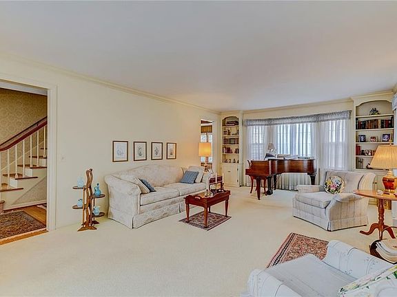 5th image of 6 Wayside Cir