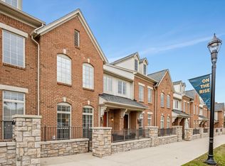 17 N Squirrel Rd, Auburn Hills, MI 48326