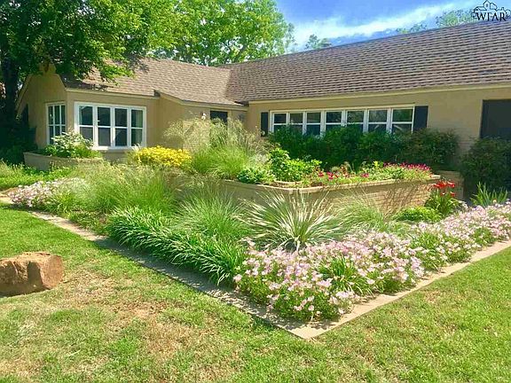 3rd image of 4507 Lake Park Dr