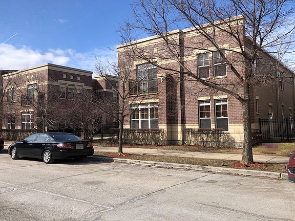 2nd image of 814 E 38th Pl Unit 1