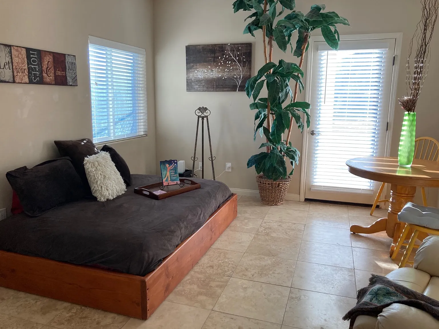 1 bed, 1.0 bath, 324 sqft, $1,150 — Photo 2