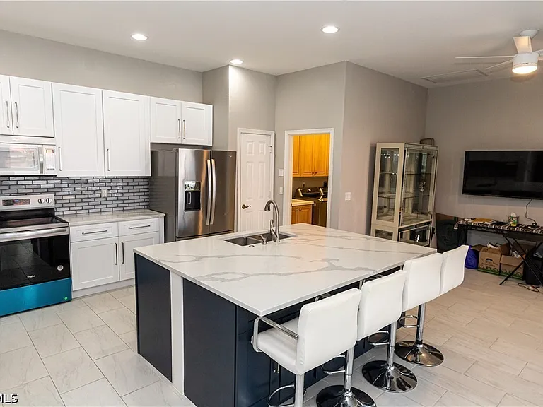 14081 Bently Cir — Photo 5