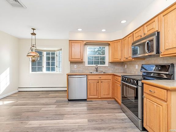 5th image of 14 Beauregard Dr