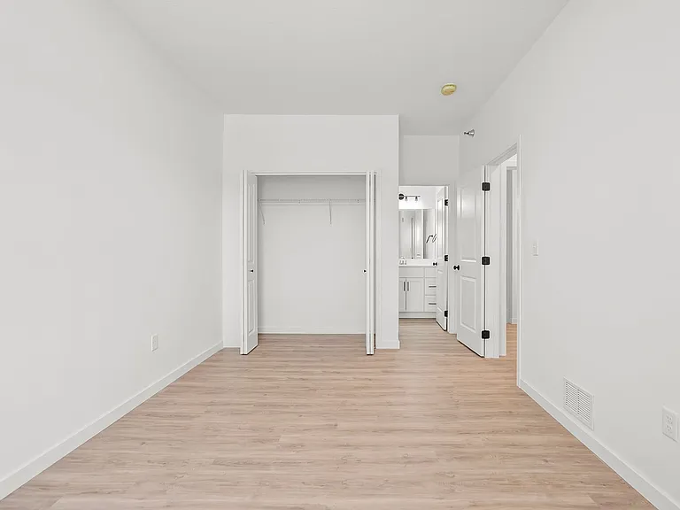 Twin Oaks Apartments — Photo 20