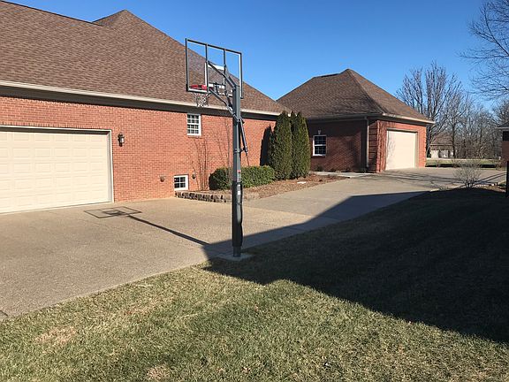 Additional 26 x 24 garage