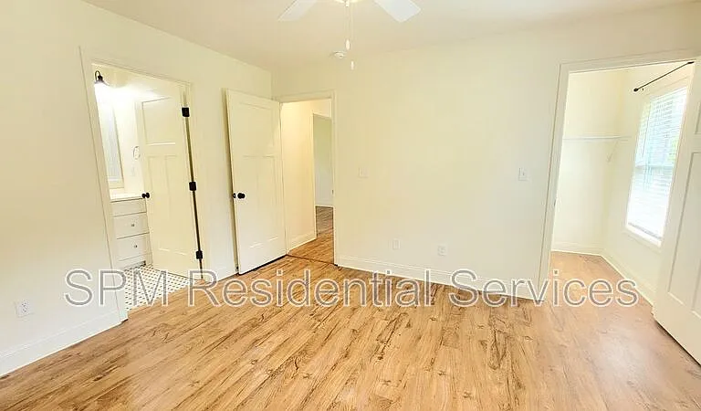239 N Wallace Ave — Photo 17