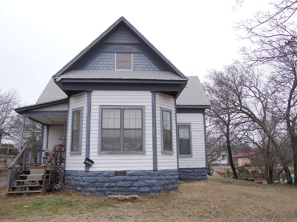 1st image of 102 E Broadway Ave