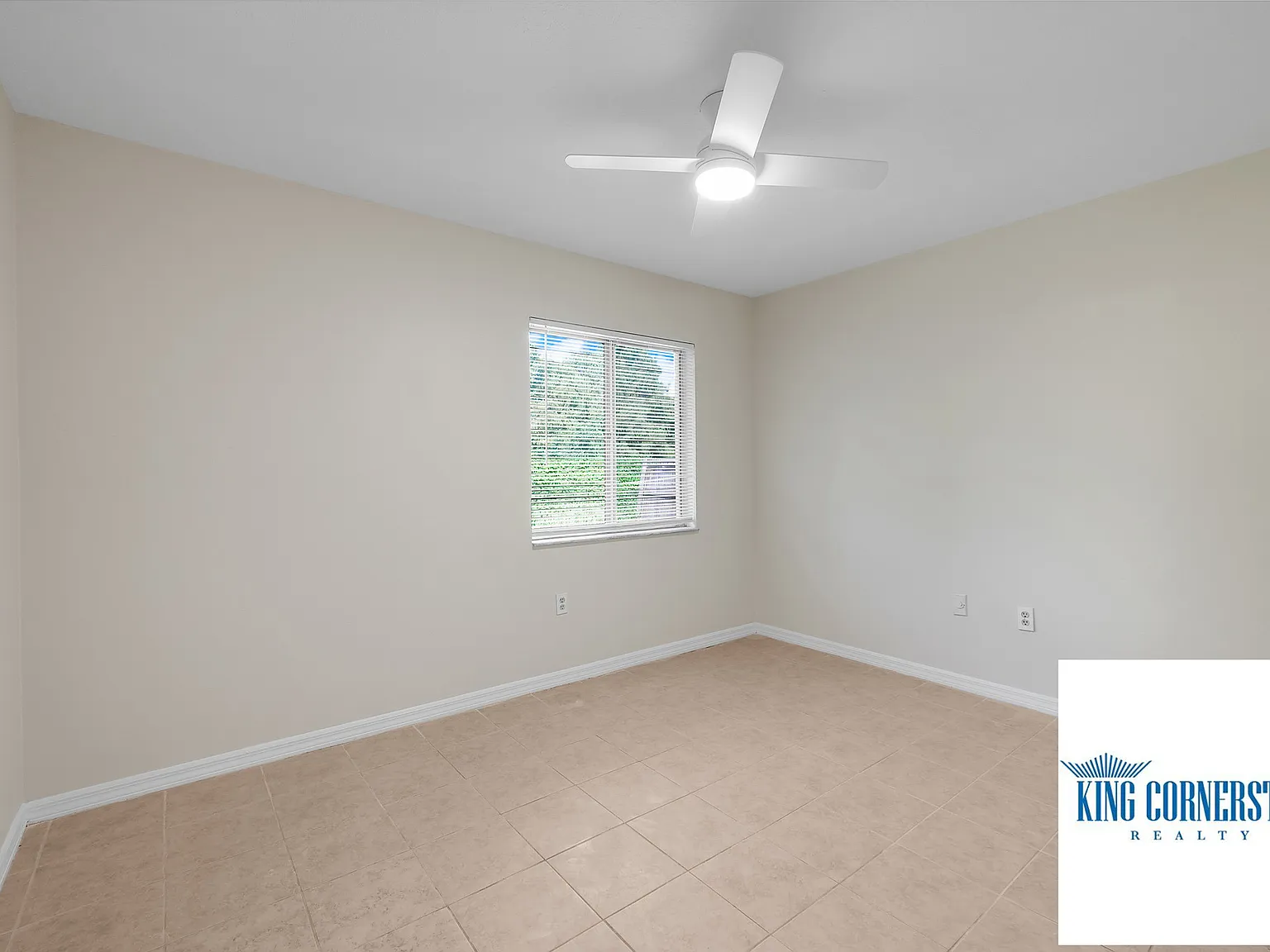 1544 Candlewyck Dr — Photo 2