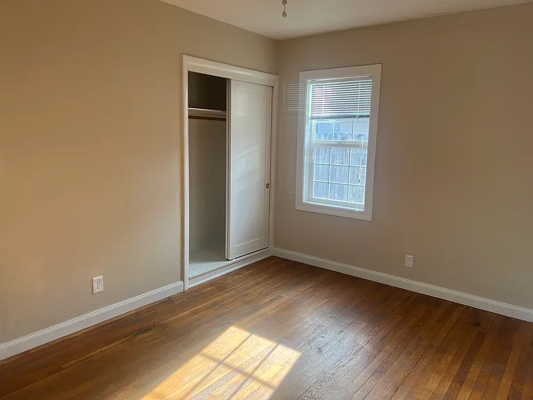 1008 Queen Anne Ave — Photo 10