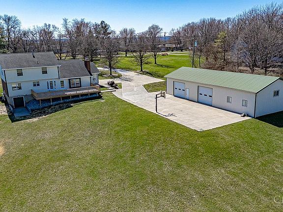 2nd image of 5740 Hendrickson Rd