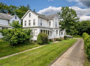 26 Schooleys Mountain Rd, Long Valley, NJ 07853