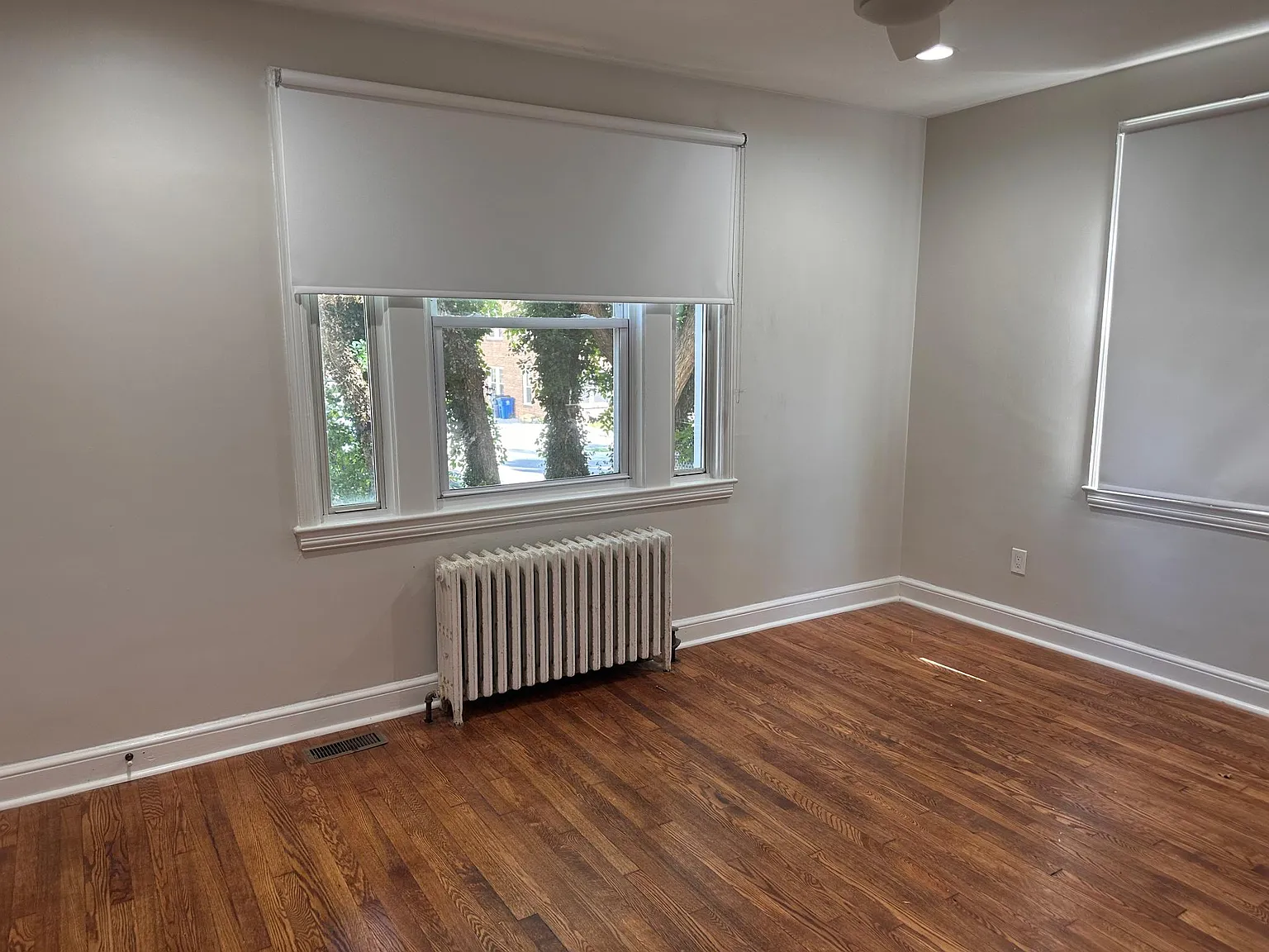 2 bed, 850 sqft, $2,150 — Photo 2