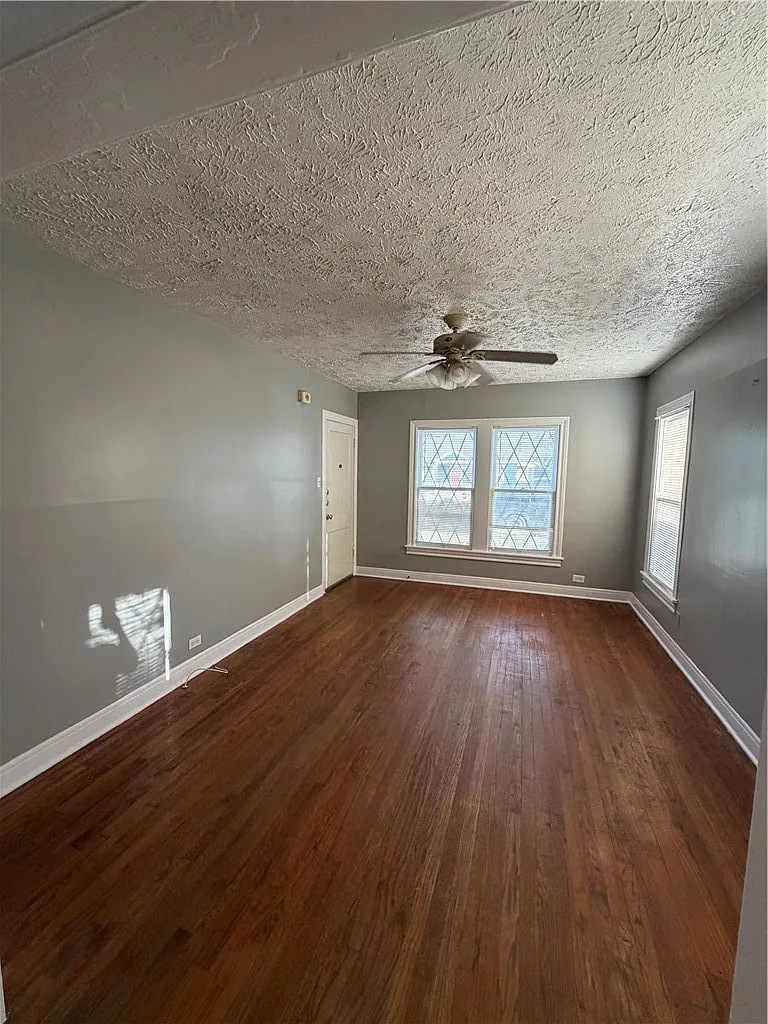 2 bed, 1.0 bath, 942 sqft, $1,250 — Photo 4