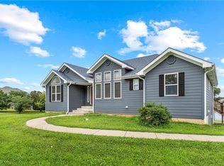 13785 E Nelson Rd, Nevada, MO 64772