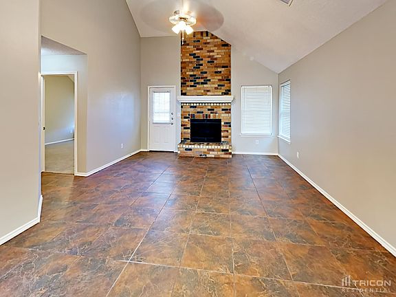 2nd image of 912 Simon Dr