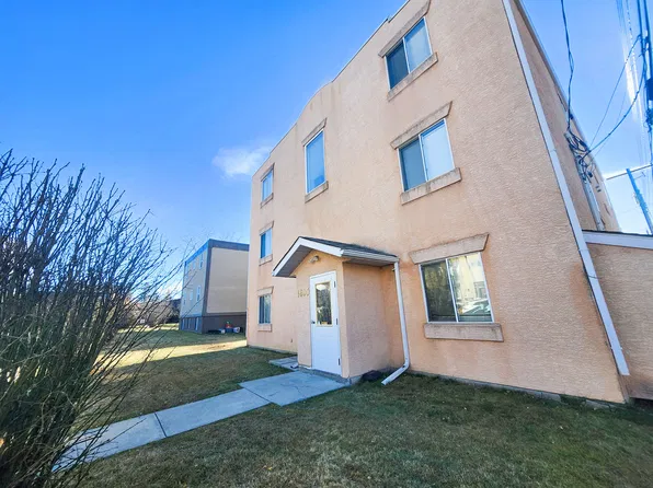 1605 36th Ave SW #102, Calgary, AB T2T 2G2