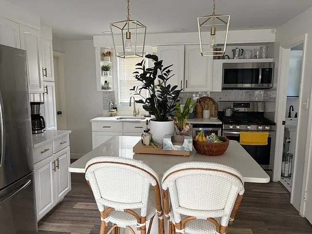 2 bed, 1.0 bath, 1100 sqft, $2,500 — Photo 4