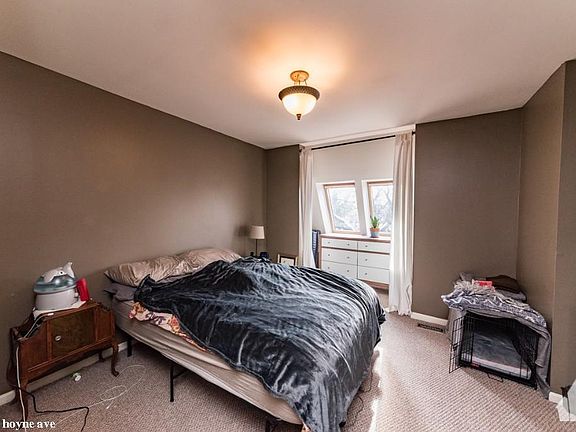 2nd image of 1301 N Hoyne Ave #526