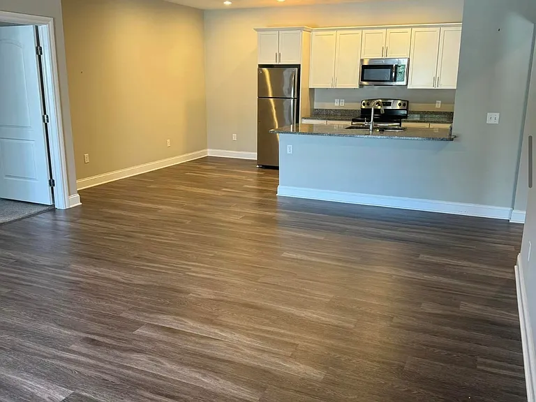 Contemporary Home Suites — Photo 12