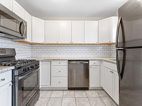 2nd image of 16268 Lauren St