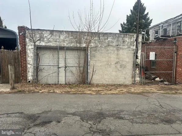 4759 Bath St, Philadelphia, PA 19137