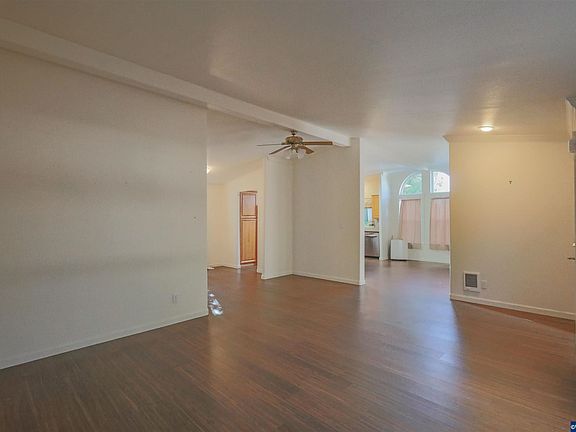 5th image of 1600 Rhododendron Dr