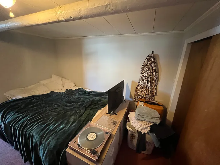 29 Cameron Ave #B — Photo 2