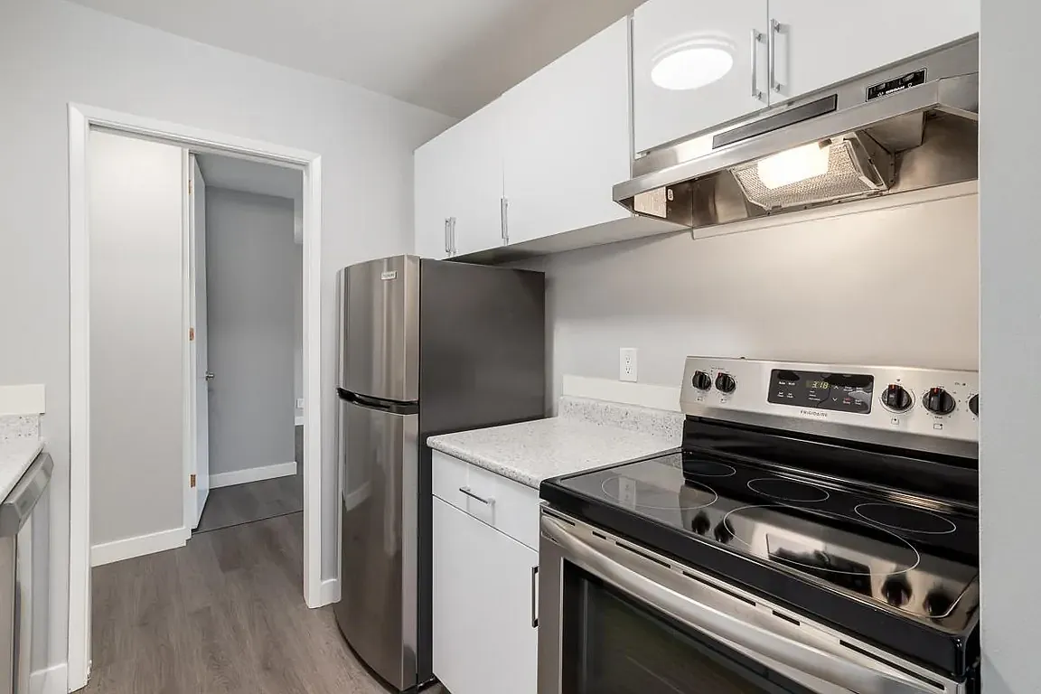 Glenmore Gardens Coach Homes — Photo 2