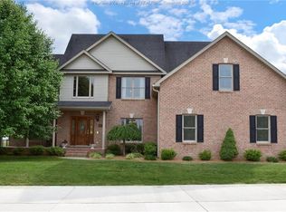 21 Boxwood Dr, Winfield, WV 25213