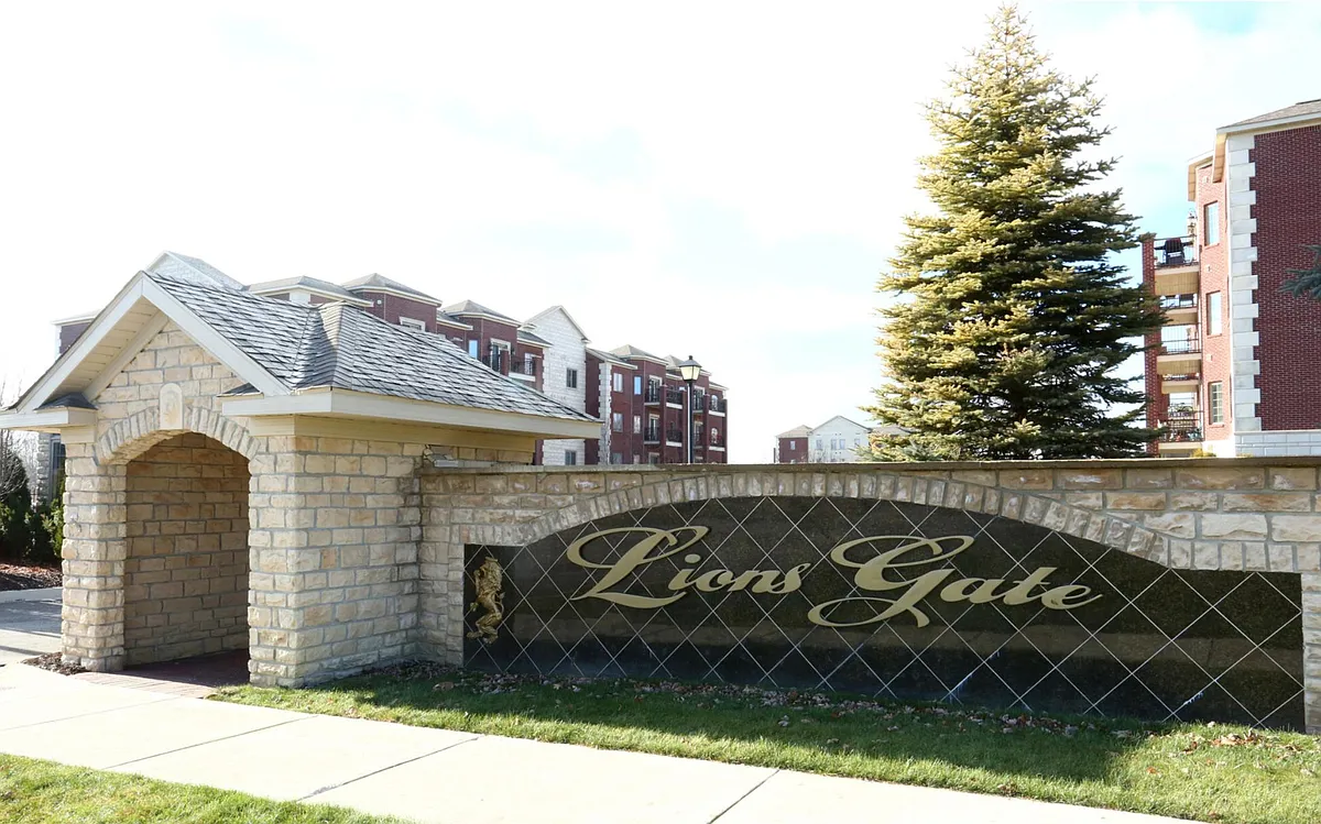 Building Photo - Lions Gate