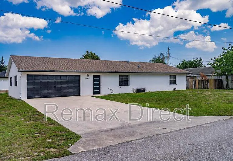 160 Marie Dr — Photo 2
