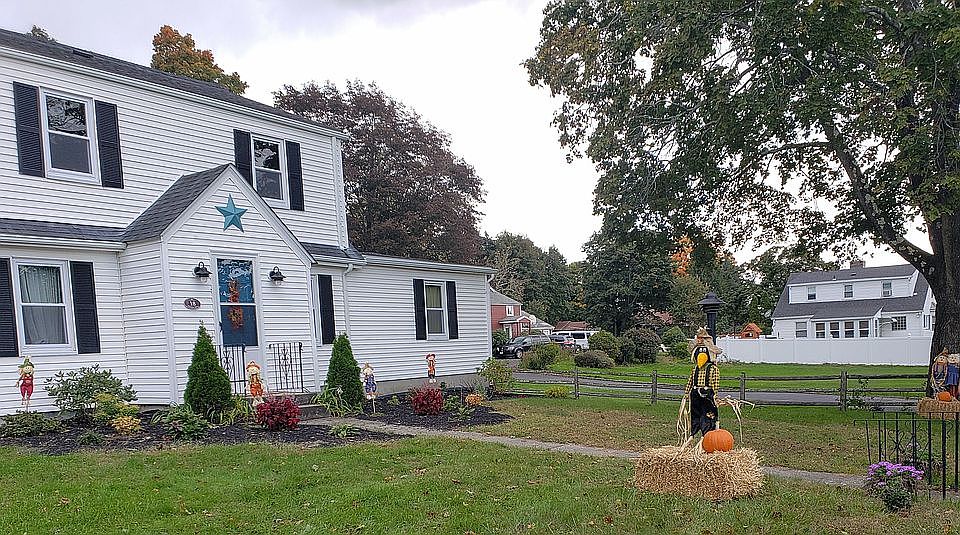 2nd image of 18 Whittier Dr